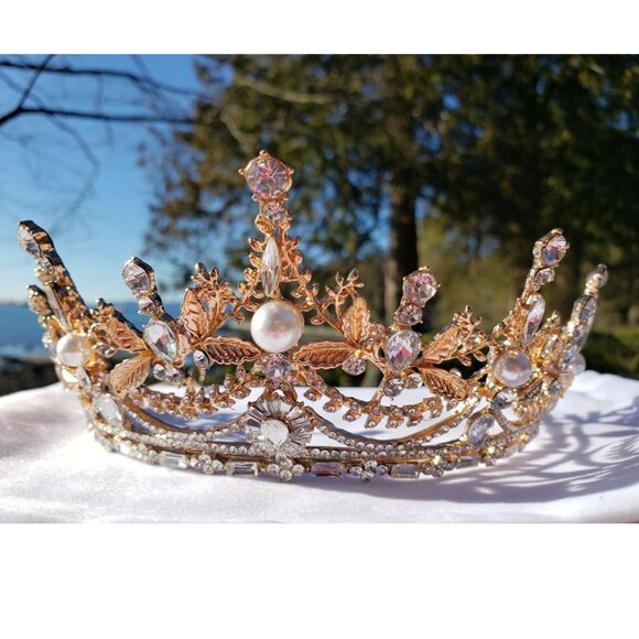 Jonquil Tiara Gold colored tiara with silver clear rhinestones and faux pearls - Picture 3 of 9